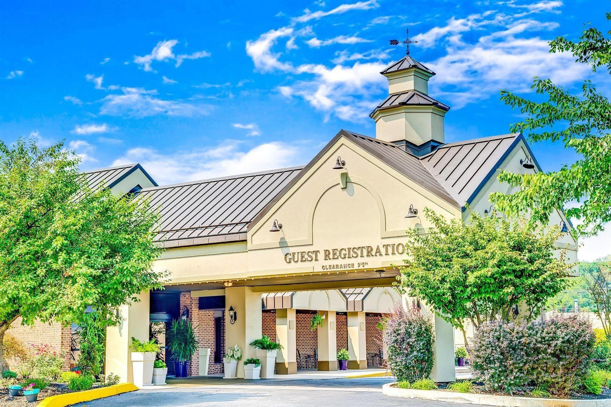 Wyndham Garden Hotel 3*